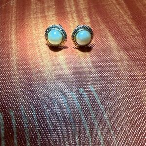 Vintage Elegant Gold and Pearl Stud Earrings